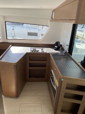 Lagoon 42