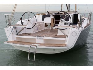 Dufour 382