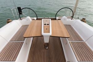 Dufour 382