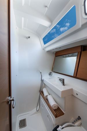 Sun Odyssey 440
