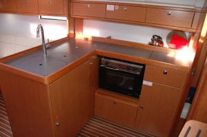 Bavaria Cruiser 37