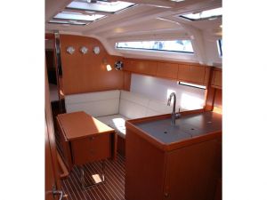 Bavaria Cruiser 37