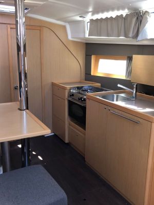 Oceanis 38