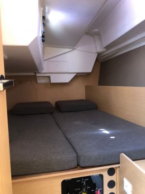 Oceanis 38