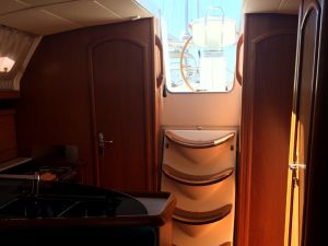 Sun Odyssey 37