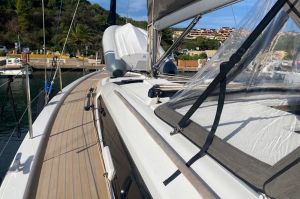 Dufour 390