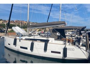Dufour 390
