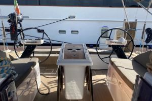 Dufour 390