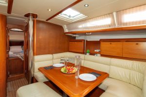 Sun Odyssey 43