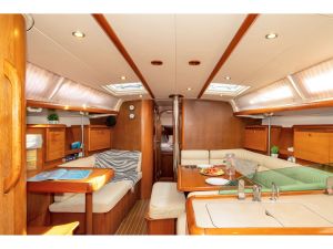 Sun Odyssey 43