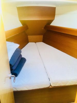Sun odyssey 379