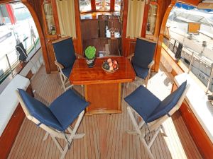 Motor sailer