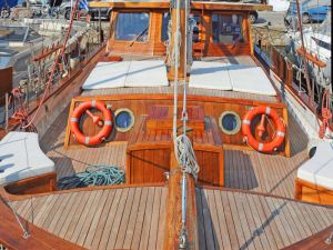 Motor sailer