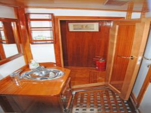 Motor sailer