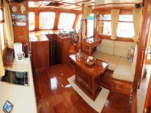 Motor sailer