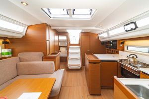 Sun Odyssey 440