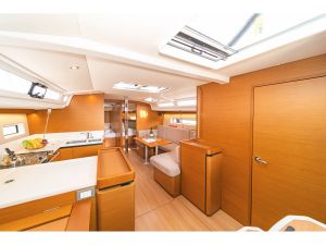 Sun Odyssey 440