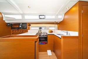 Sun Odyssey 440