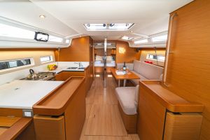 Sun Odyssey 440