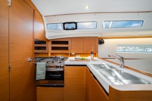 Sun Odyssey 380