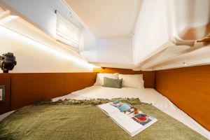Sun Odyssey 380