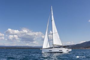 Dufour 530