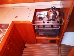 Sun Odyssey 37