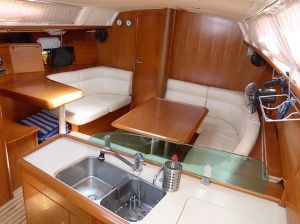 Sun Odyssey 37
