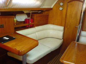 Sun Odyssey 37