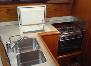 Sun Odyssey 37