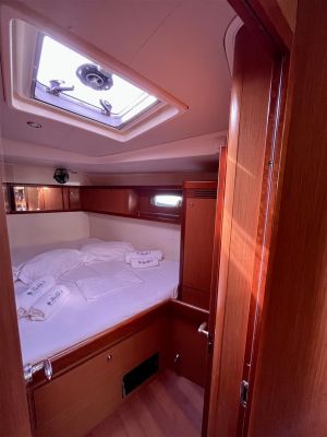 Oceanis 54