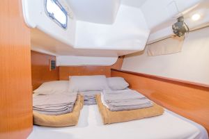 Oceanis 43