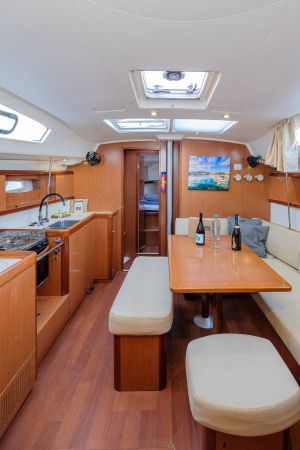 Oceanis 43