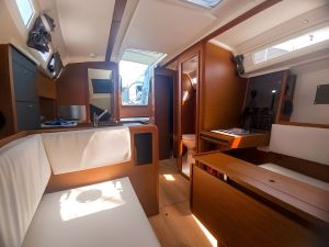 Sun Odyssey 440