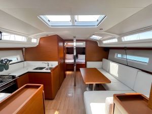 Sun Odyssey 440