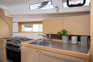 Oceanis 35