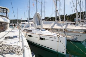Oceanis 35