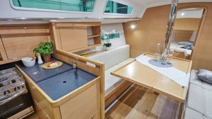 Sun Odyssey 319