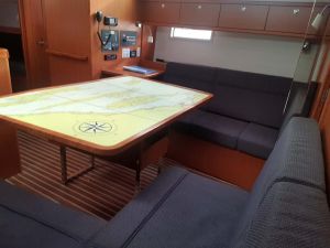 Bavaria Cruiser 37