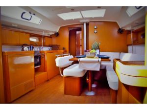 Oceanis 43