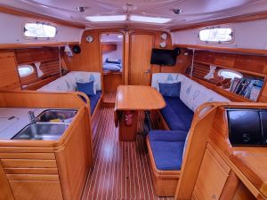 Bavaria Cruiser 37