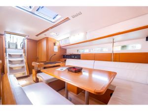 Sun Odyssey 440