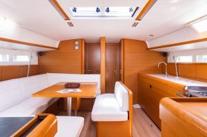 Sun Odyssey 440
