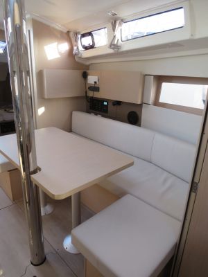 Oceanis 38