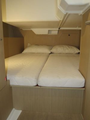 Oceanis 38