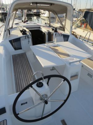 Oceanis 38