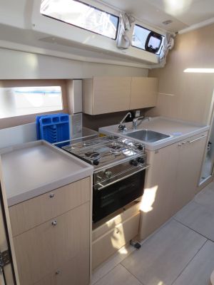 Oceanis 38