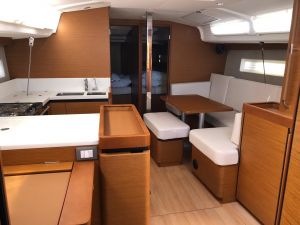 Sun Odyssey 440