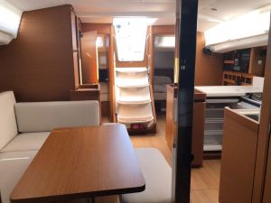 Sun Odyssey 440