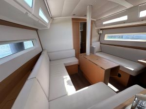 Sun Odyssey 380